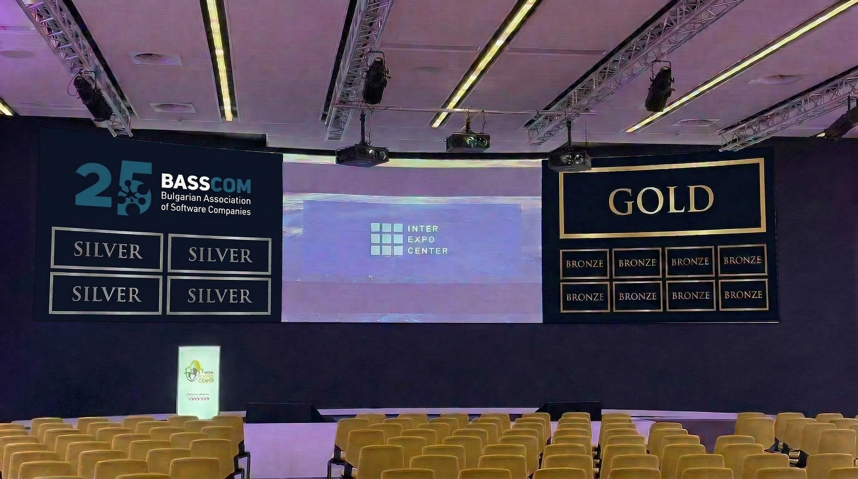 Разположение на спонсорски лога на екрана